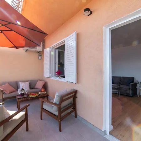 Апартаменты Lea