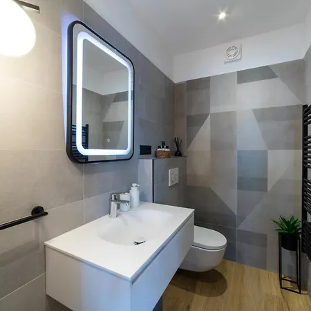 Apartman Lea *